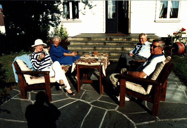 A welcome drink with Eva and Andreas Stavanger - Gunnar's brother